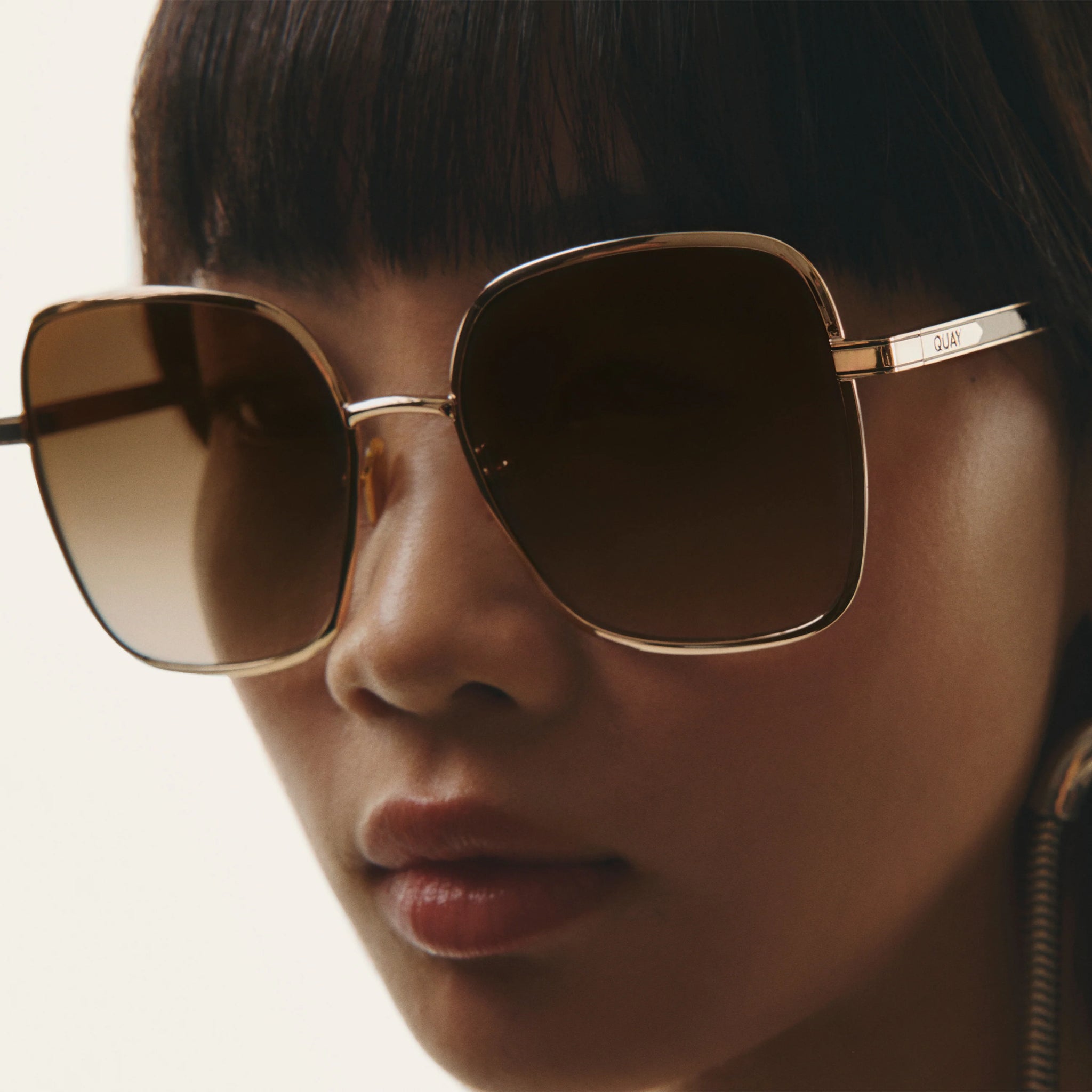 QUAY 5th Ave Sunglasses - Gold/Brown