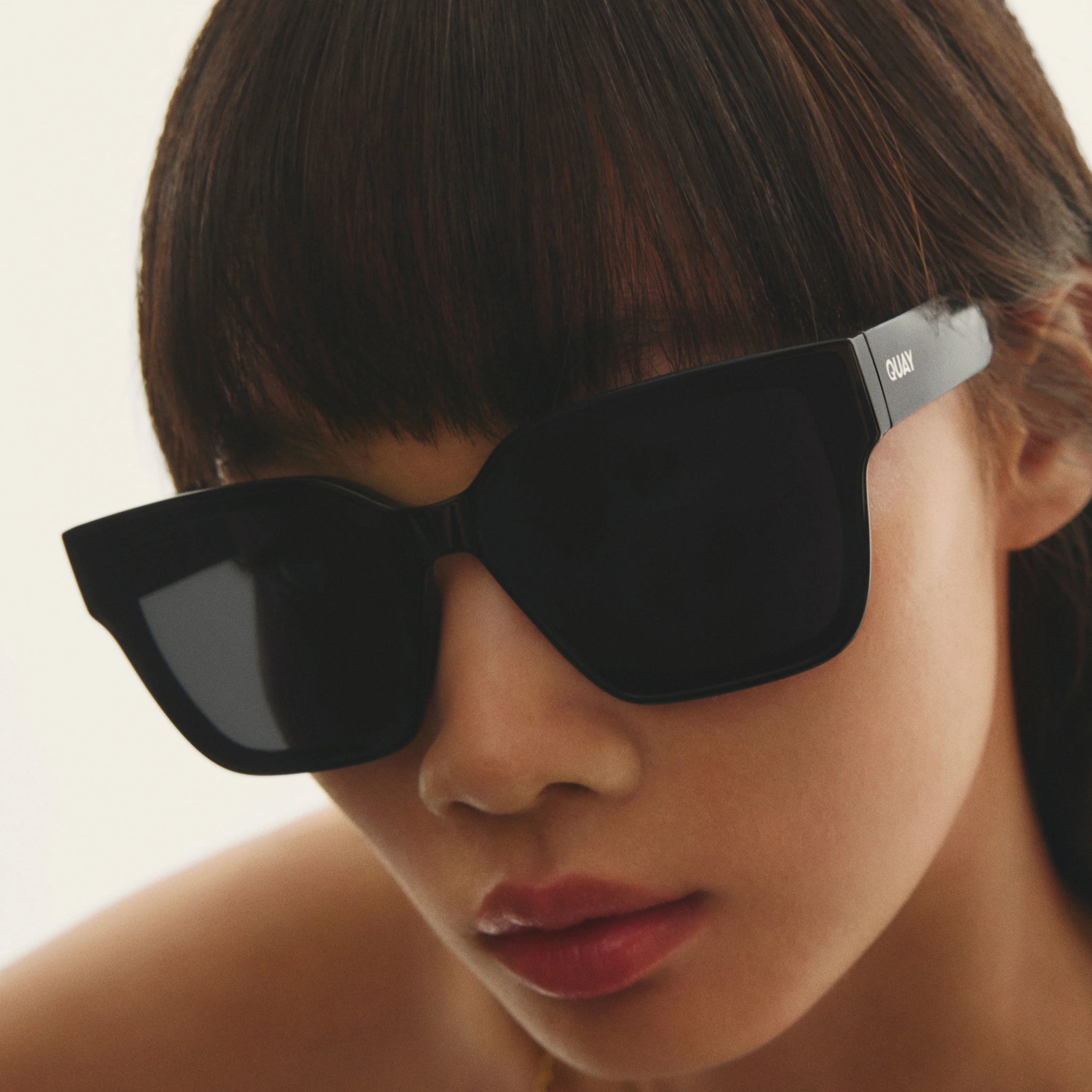 QUAY Drive In Sunglasses - Black/Black