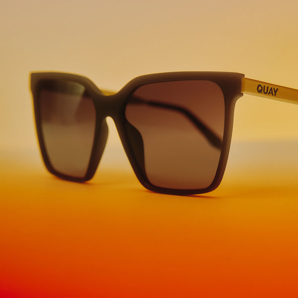 QUAY Level Up Remixed Sunglasses - Matte Black/Smoke Polarized