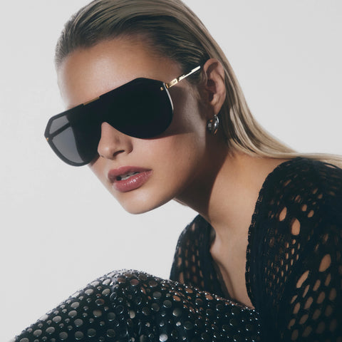 QUAY Showbiz Sunglasses - Shiny Black/Black