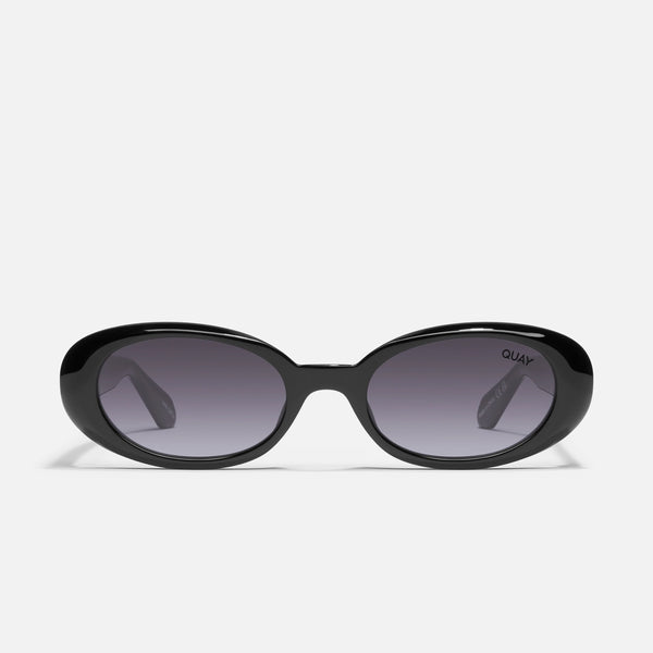 QUAY Felt Cute Sunglasses - Black/Smoke