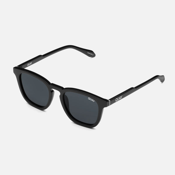 QUAY Jackpot Sunglasses - Black/Smoke Polarized