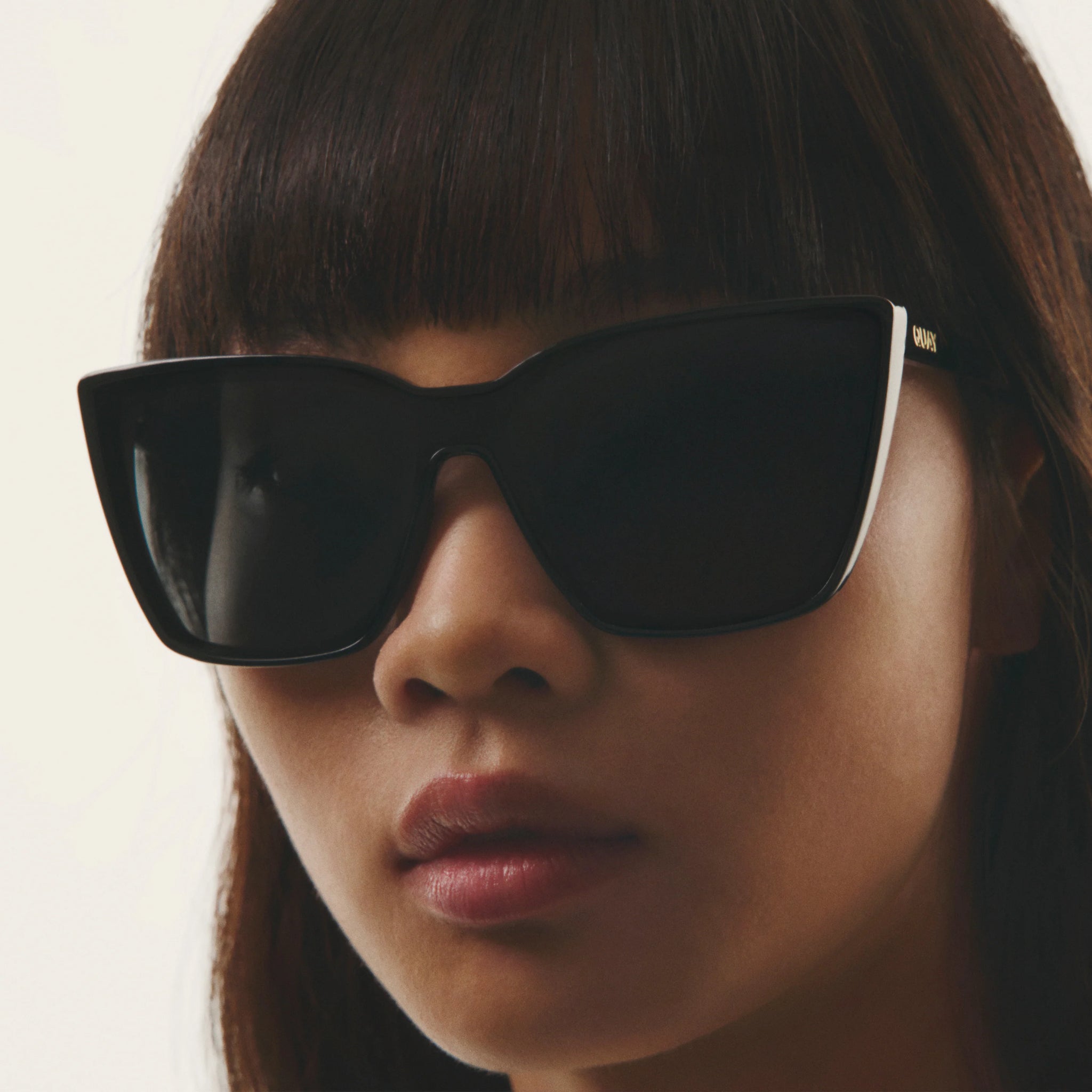 QUAY Confidential Sunglasses - Black/Black Polarized